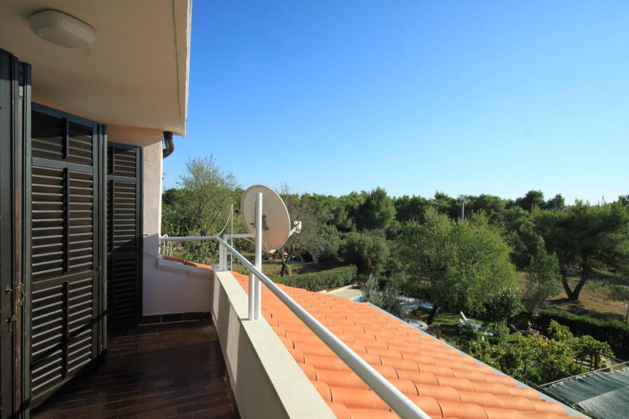 Apartments With A Swimming Pool Pula - 7356 Exterior foto